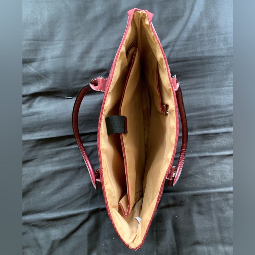 Vintage Red Leather Purse - Picture 3 of 11